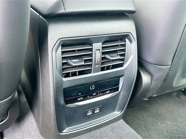 New 2025 BMW 330i Sedan w/ M Sport Package image 24