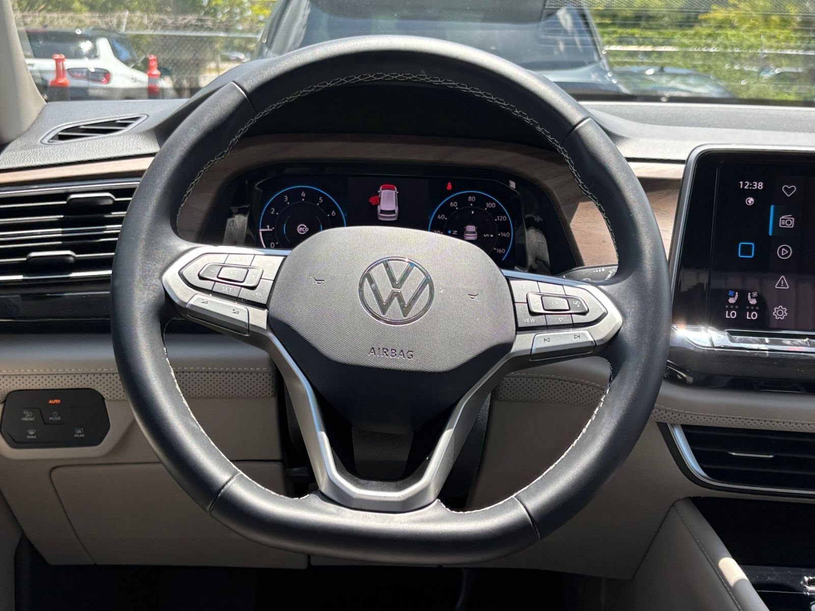 Used 2026 Volkswagen Atlas SE FWD image 29