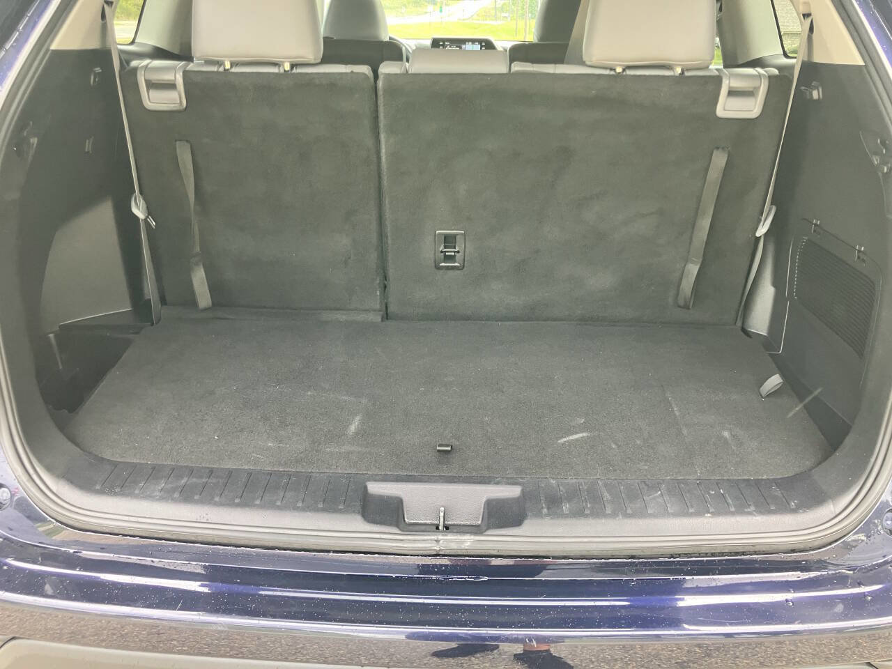 Used 2021 Toyota Highlander XLE image 32