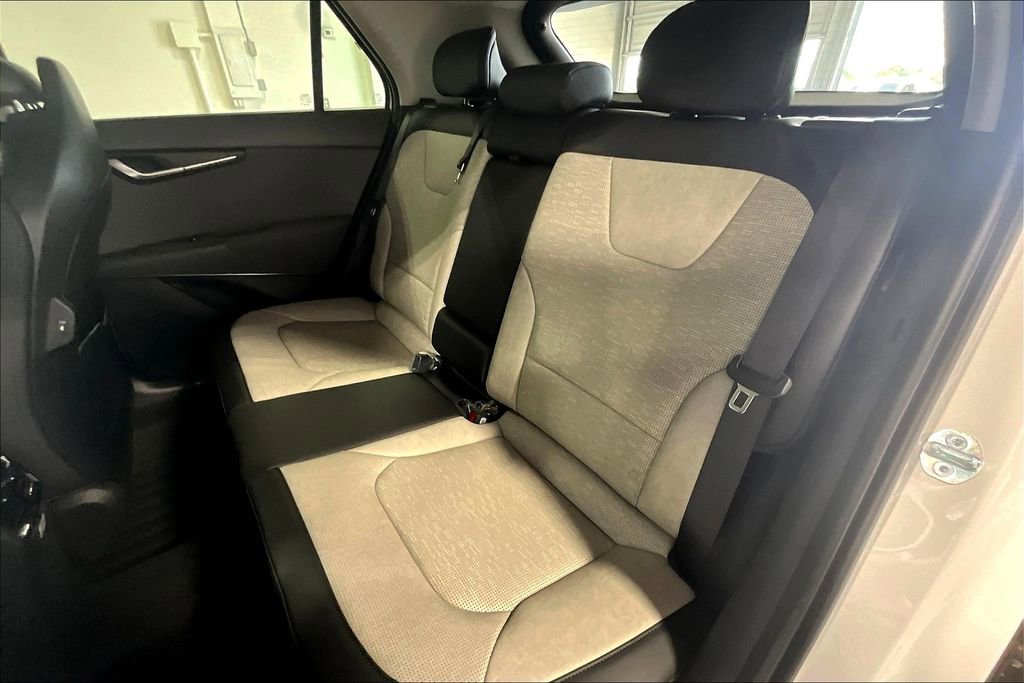 New 2025 Kia Niro SX image 15