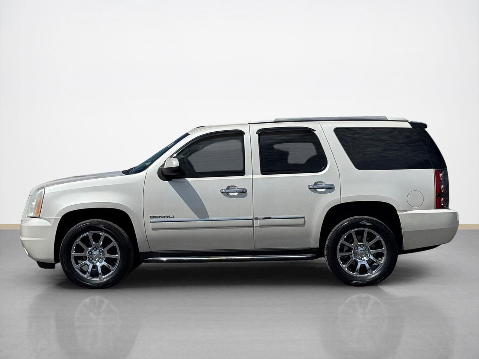 Used 2012 GMC Yukon Denali image 4