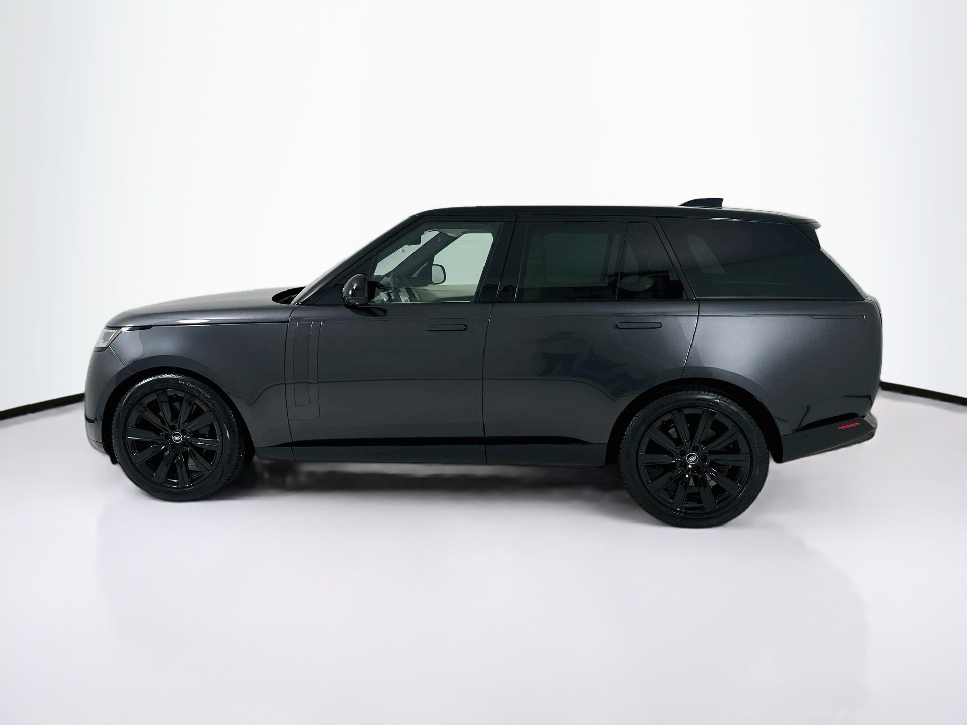 Used 2023 Land Rover Range Rover SE AWD/4WD image 5