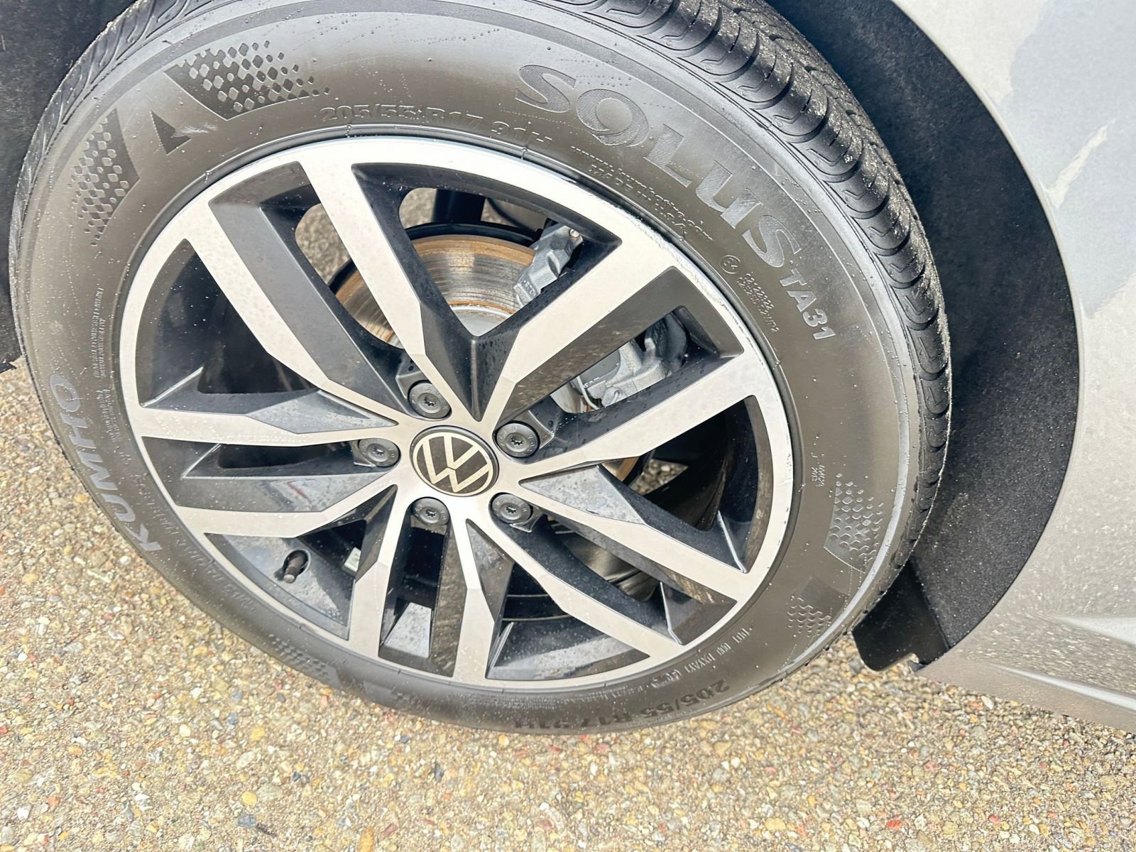 Used 2025 Volkswagen Jetta SE image 30