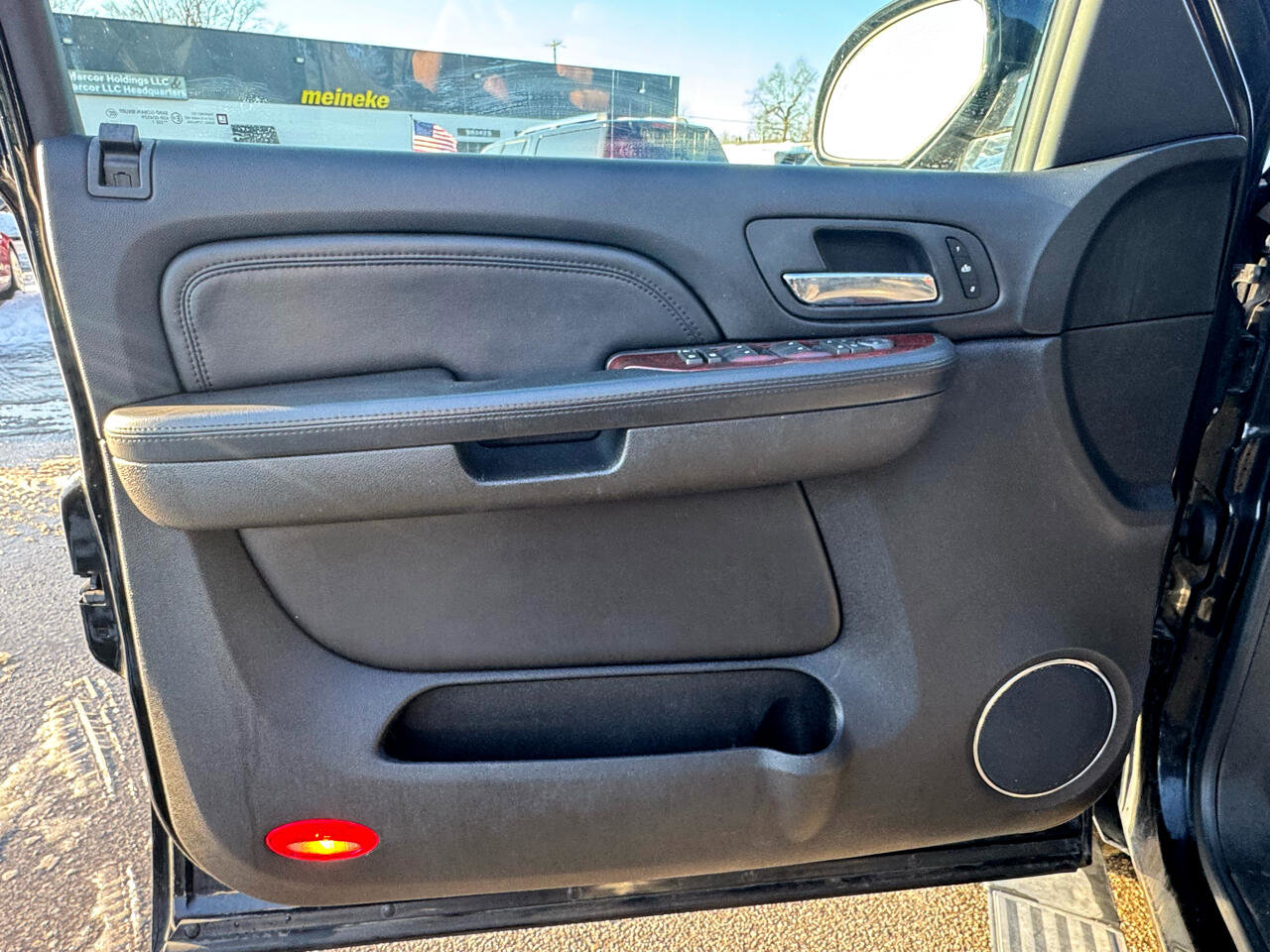 Used 2007 Cadillac Escalade AWD w/ Information Package image 12