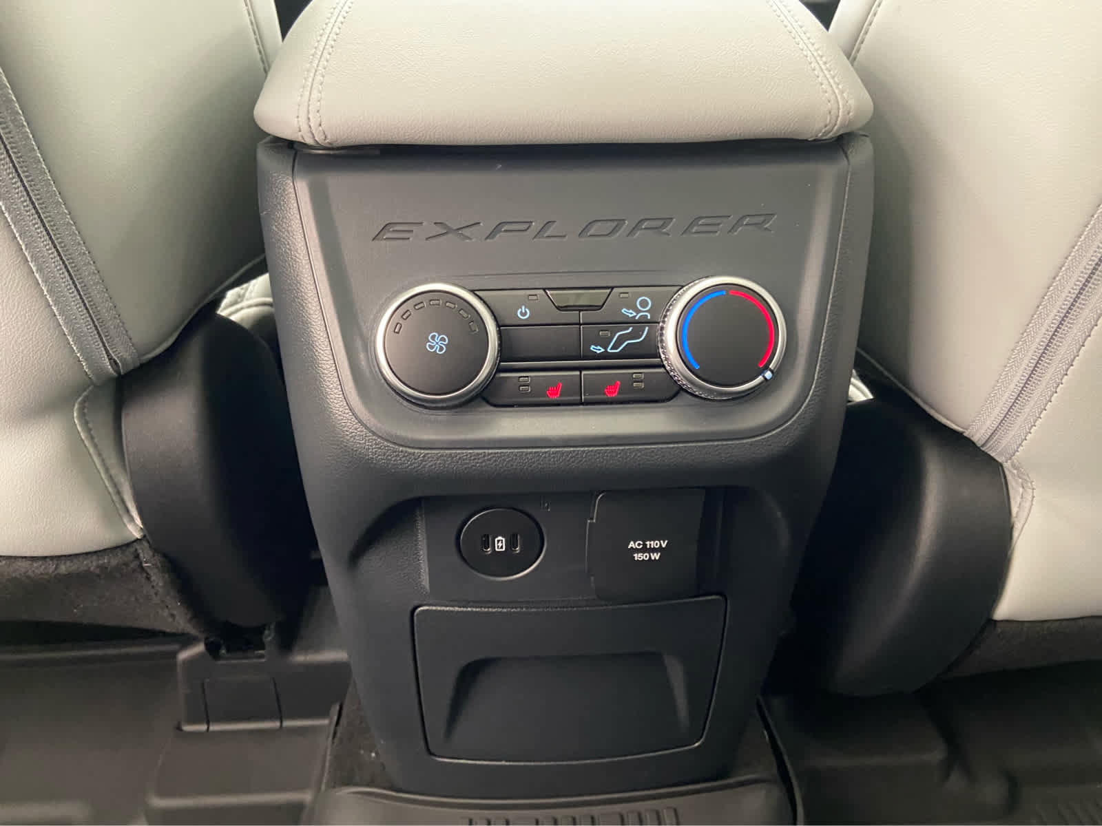 New 2026 Ford Explorer Platinum w/ LUX Leather Package image 18