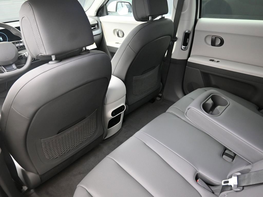 New 2025 Hyundai Ioniq 5 SEL image 18