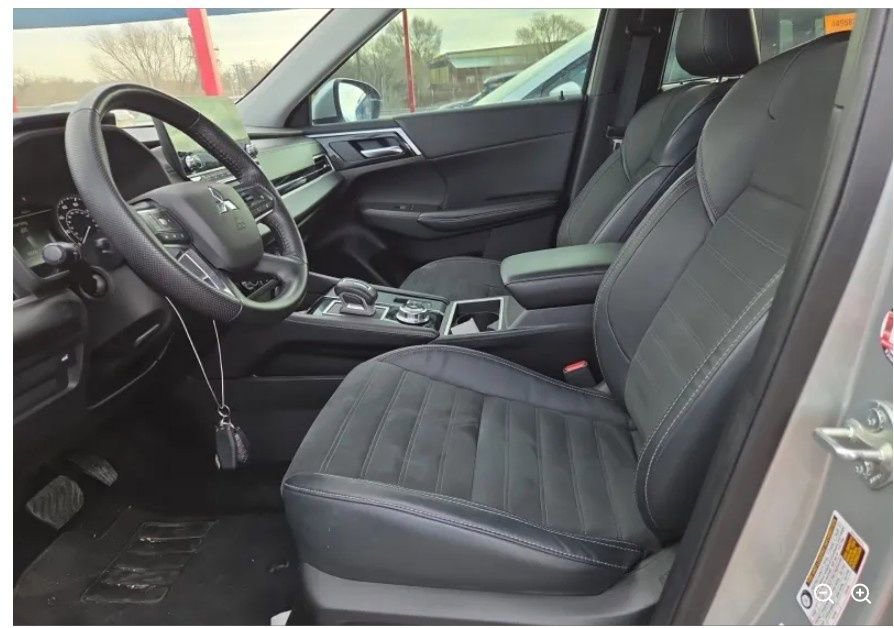 Used 2022 Mitsubishi Outlander SE image 8