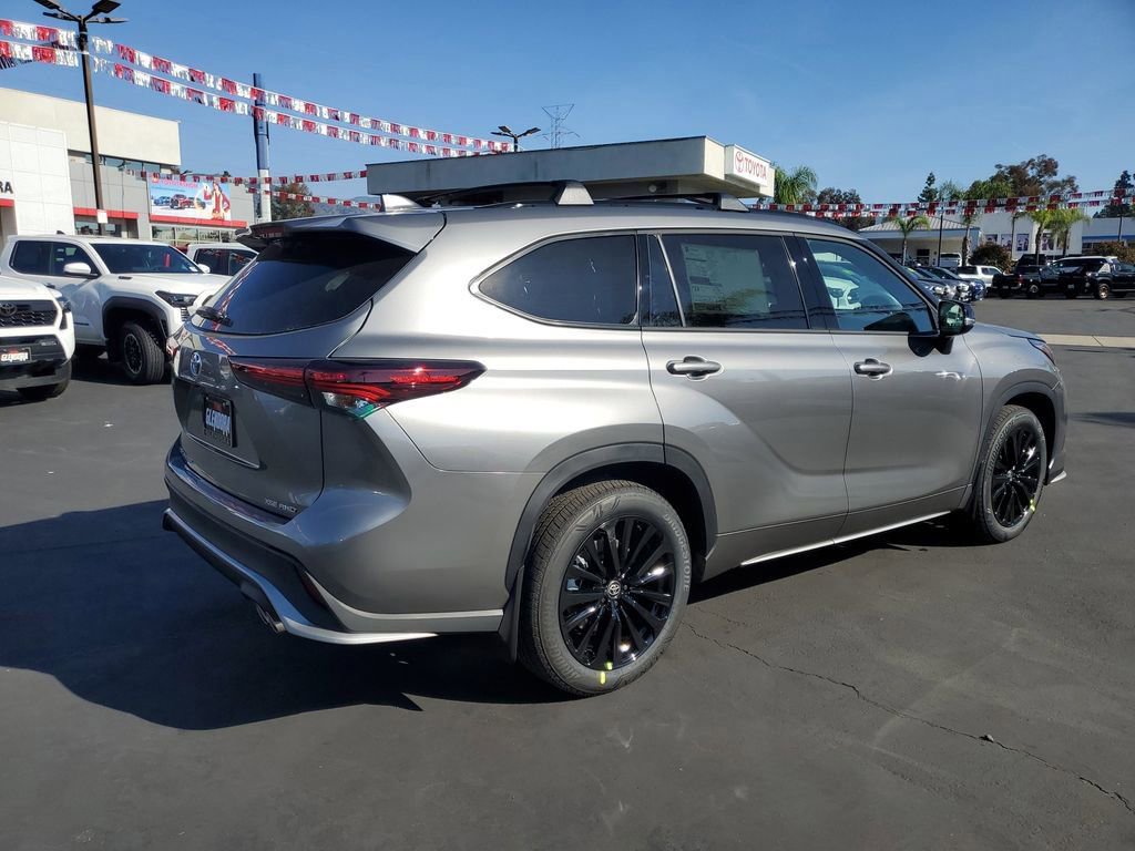 New 2026 Toyota Highlander XSE image 3