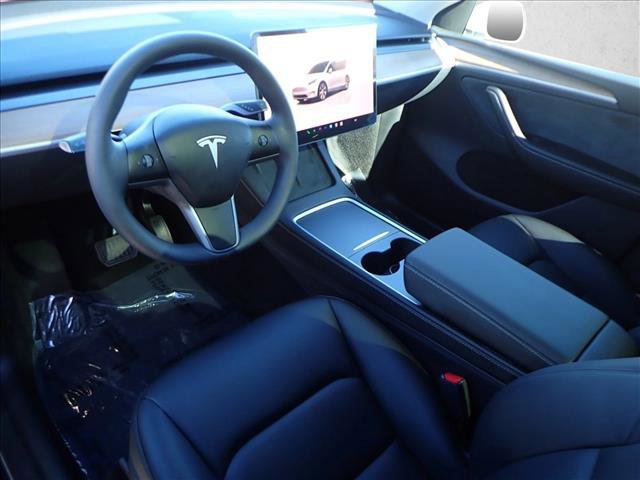 Used 2024 Tesla Model Y Long Range image 11