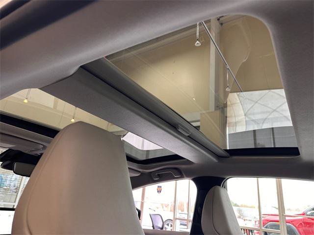 Certified 2025 Toyota Prius Limited image 14