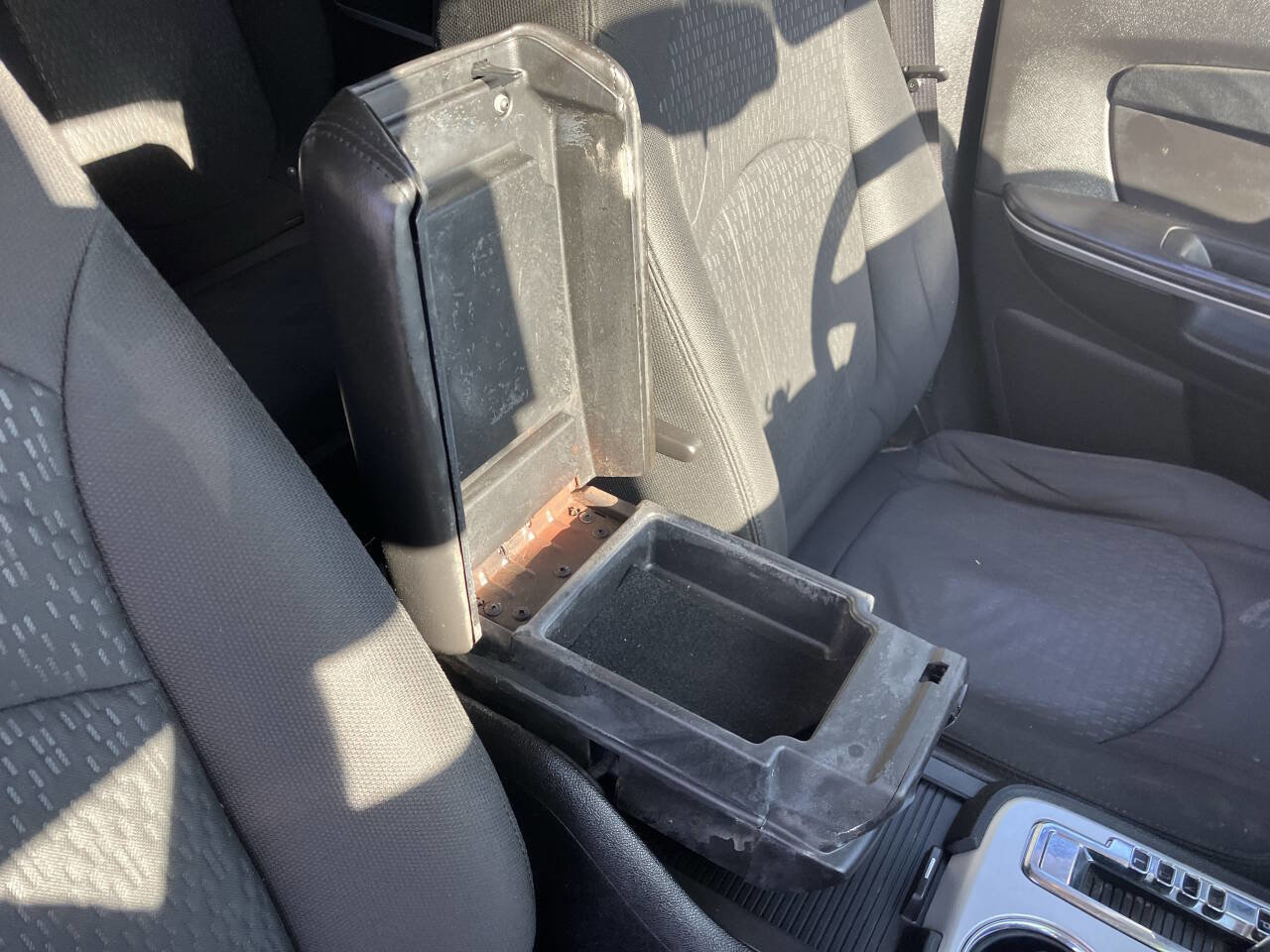 Used 2010 GMC Acadia SL image 37