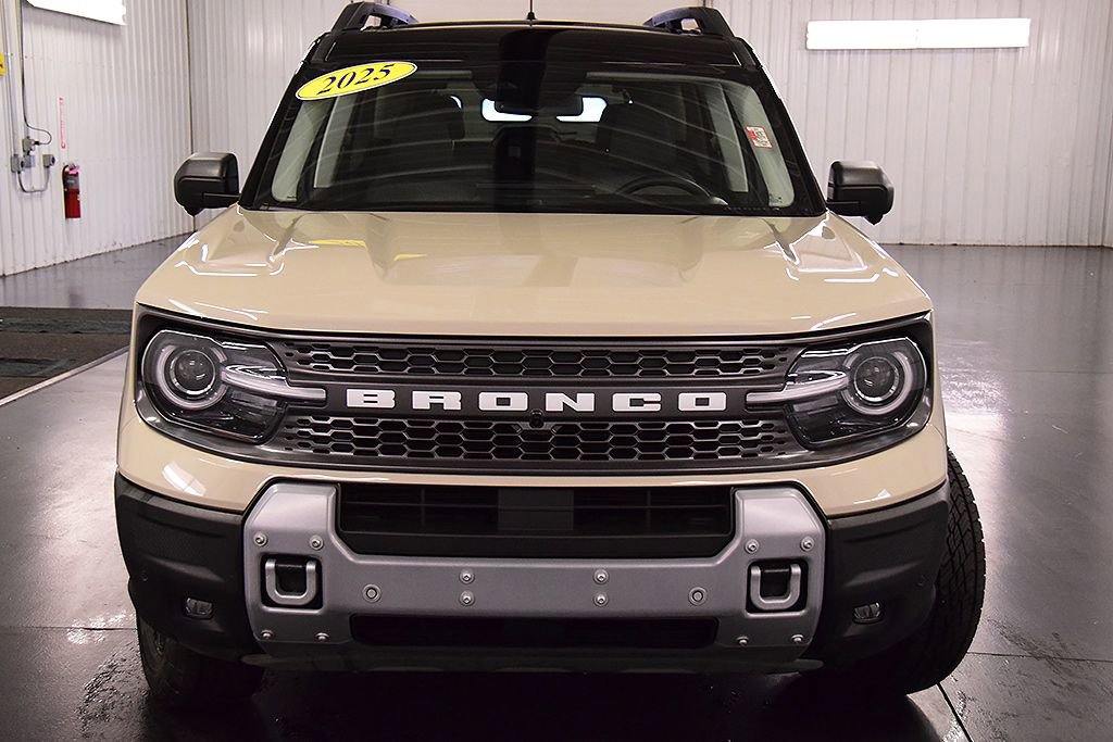 Used 2025 Ford Bronco Sport Badlands w/ Badlands Tech Package image 2