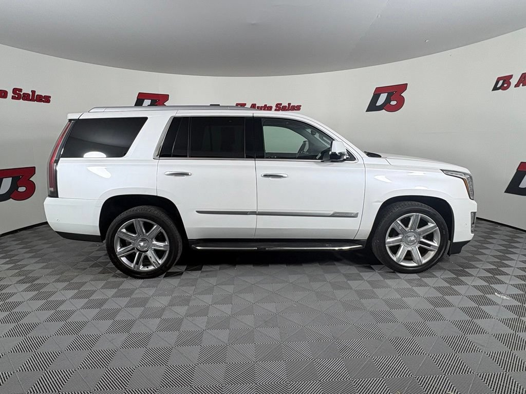 Used 2019 Cadillac Escalade Luxury AWD/4WD image 7