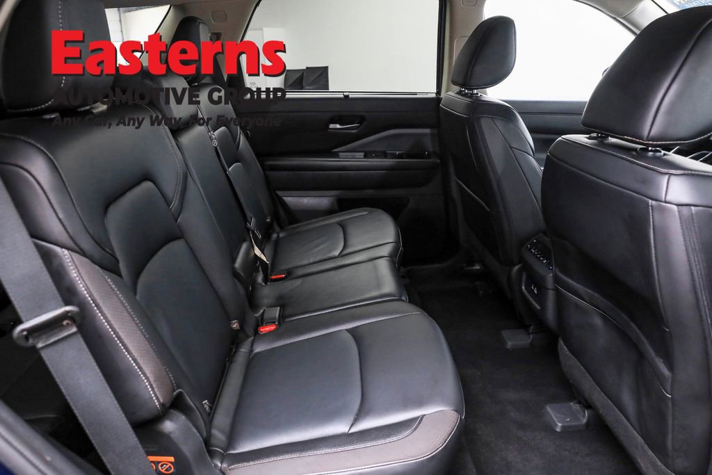 Used 2024 Nissan Pathfinder SL image 23