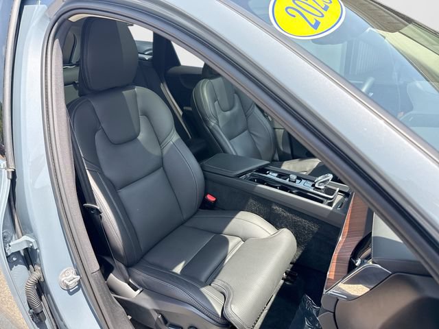 Used 2023 Volvo XC60 T8 Ultimate w/ Climate Package AWD/4WD image 29
