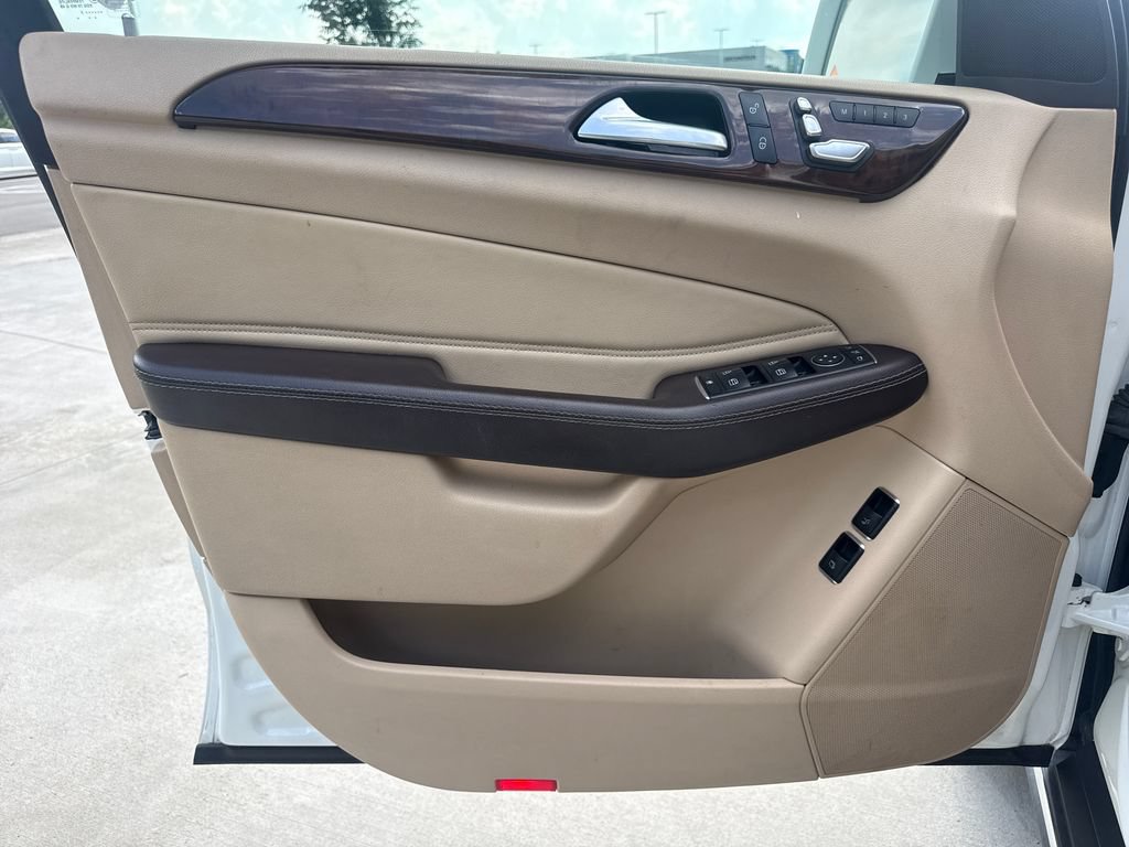 Used 2017 Mercedes-Benz GLS 450 4MATIC image 13