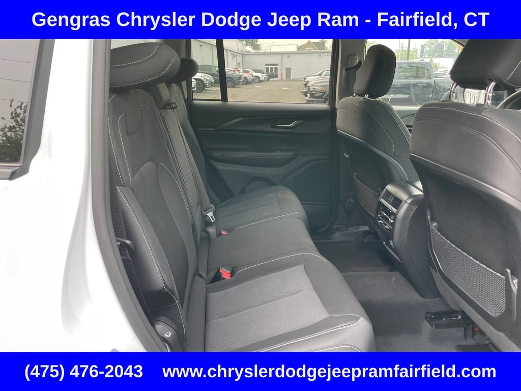Certified 2023 Jeep Grand Cherokee Laredo X AWD/4WD image 27