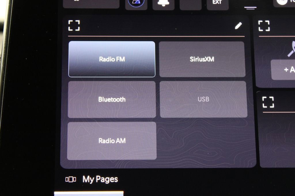 Used 2024 Jeep Compass Latitude image 41