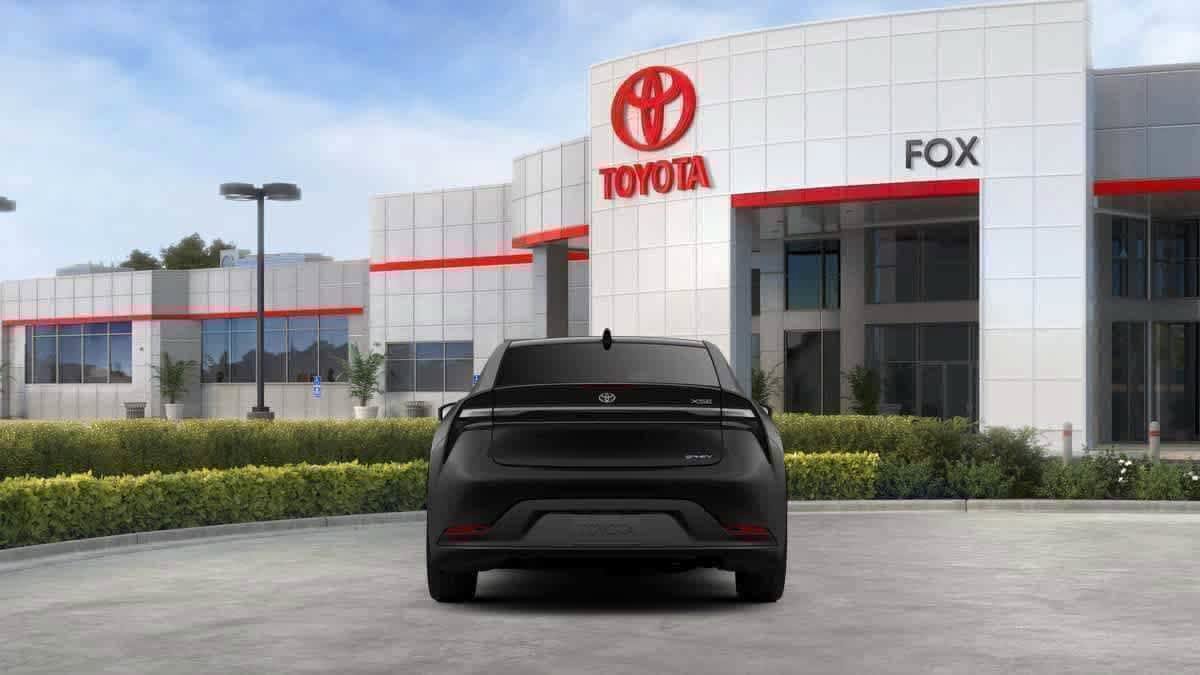New 2026 Toyota Prius Plug-In Hybrid FWD image 8