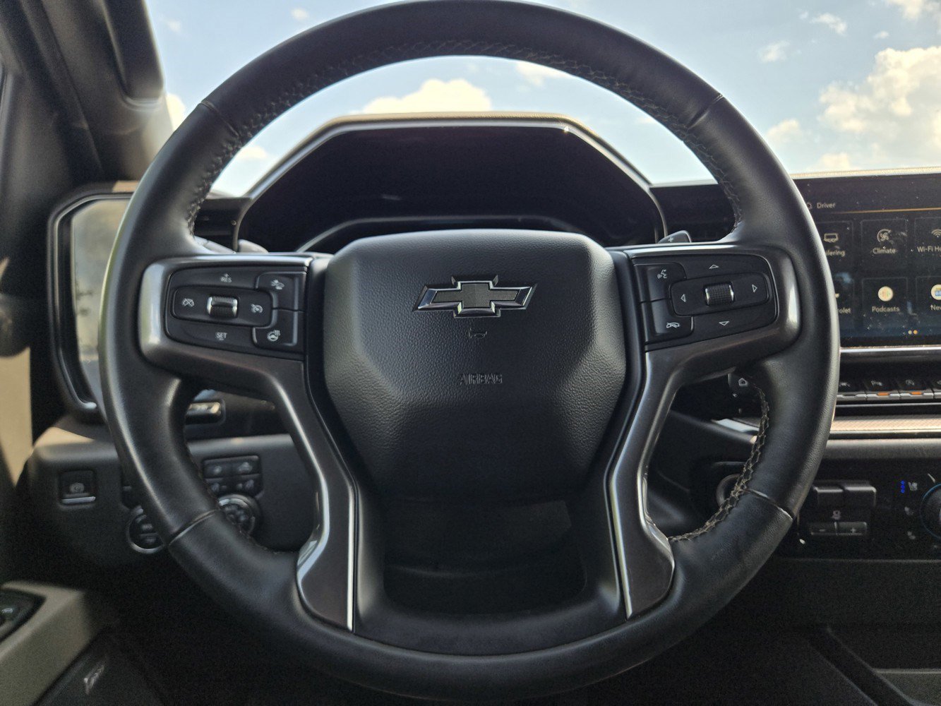 Used 2023 Chevrolet Silverado 1500 ZR2 w/ Technology Package AWD/4WD image 16