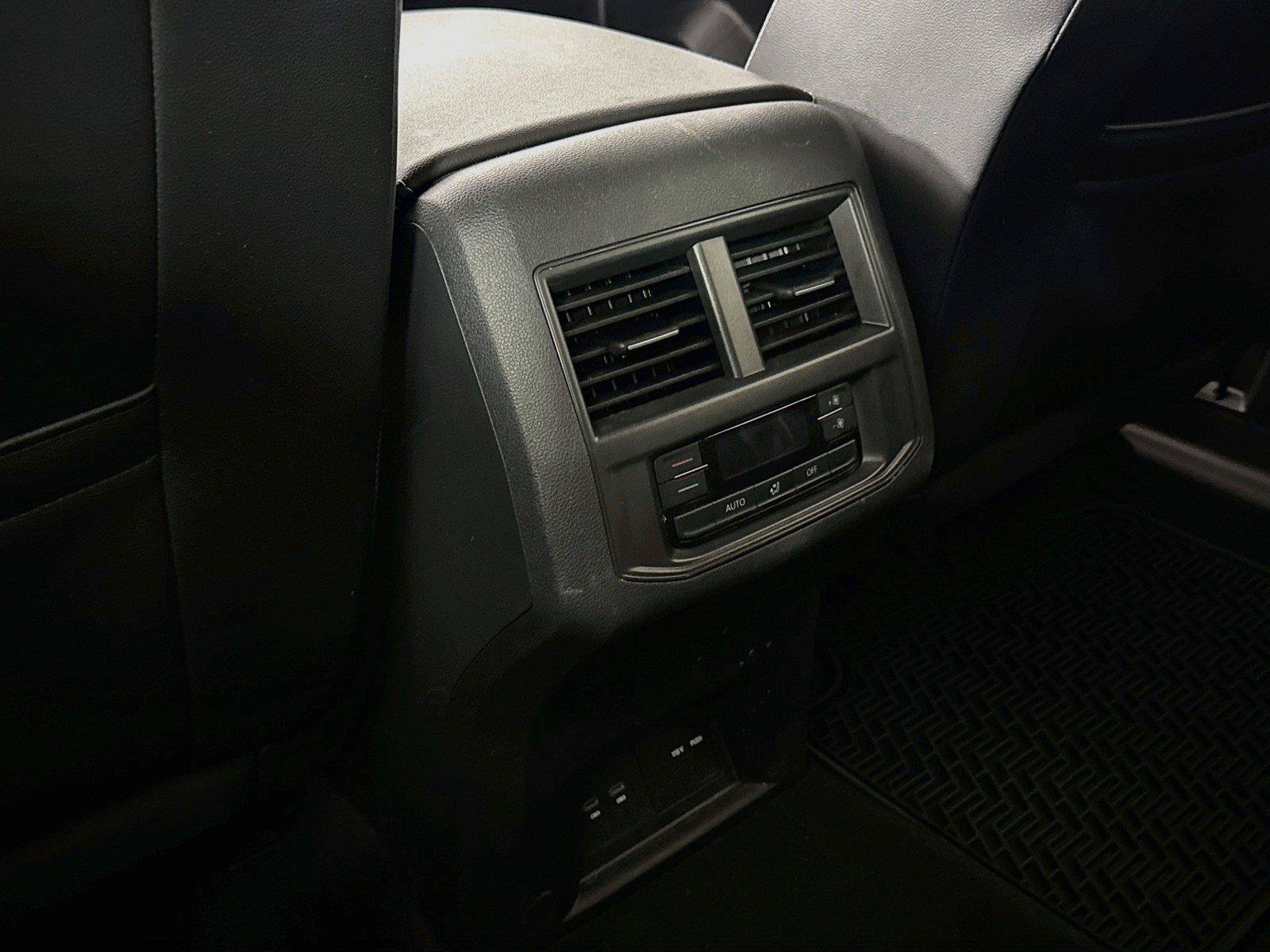Used 2022 Volkswagen Atlas SE FWD image 34