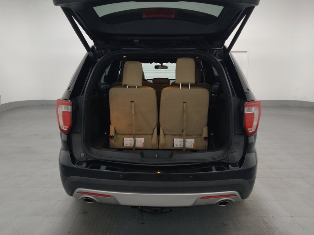 Used 2017 Ford Explorer XLT w/ Equipment Group 202A FWD image 29