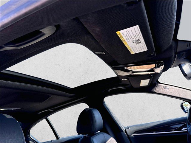 Used 2020 BMW 530i w/ Convenience Package RWD image 16