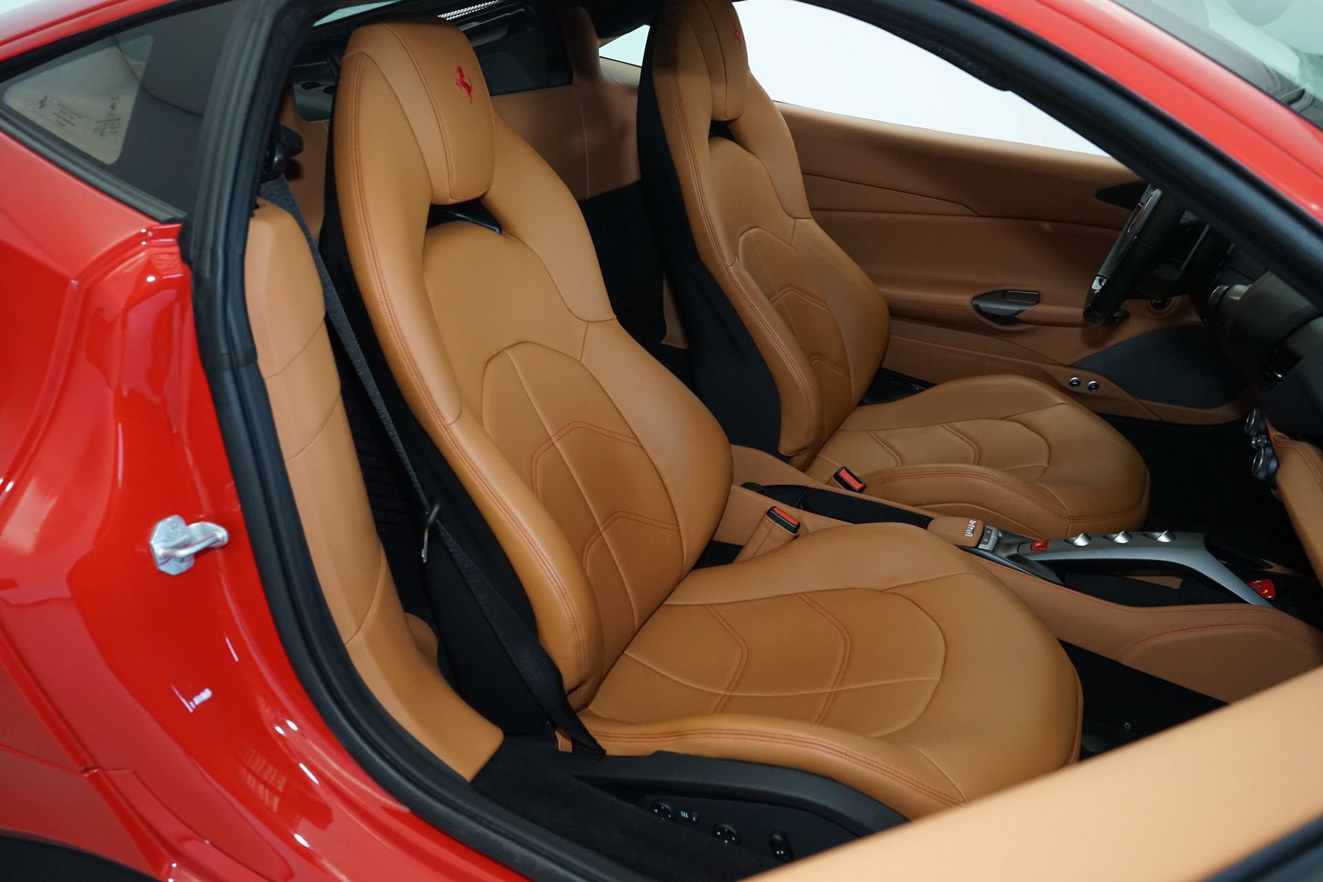 Used 2019 Ferrari 488 GTB RWD image 10