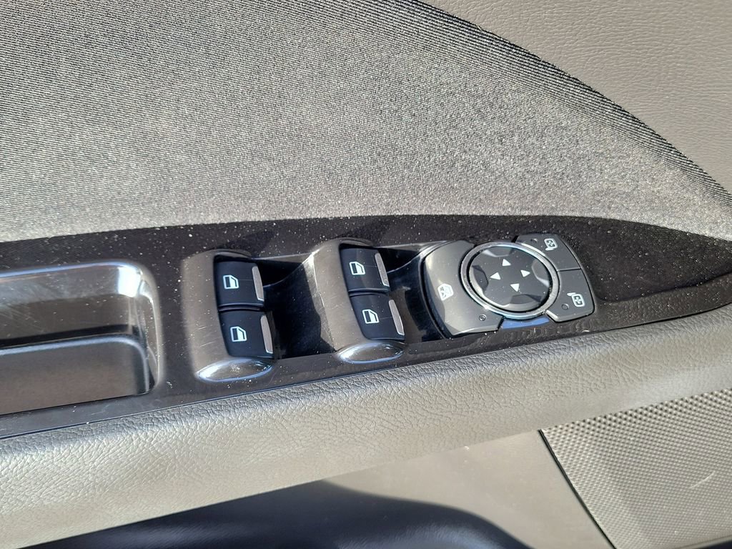 Used 2016 Ford Fusion SE image 17