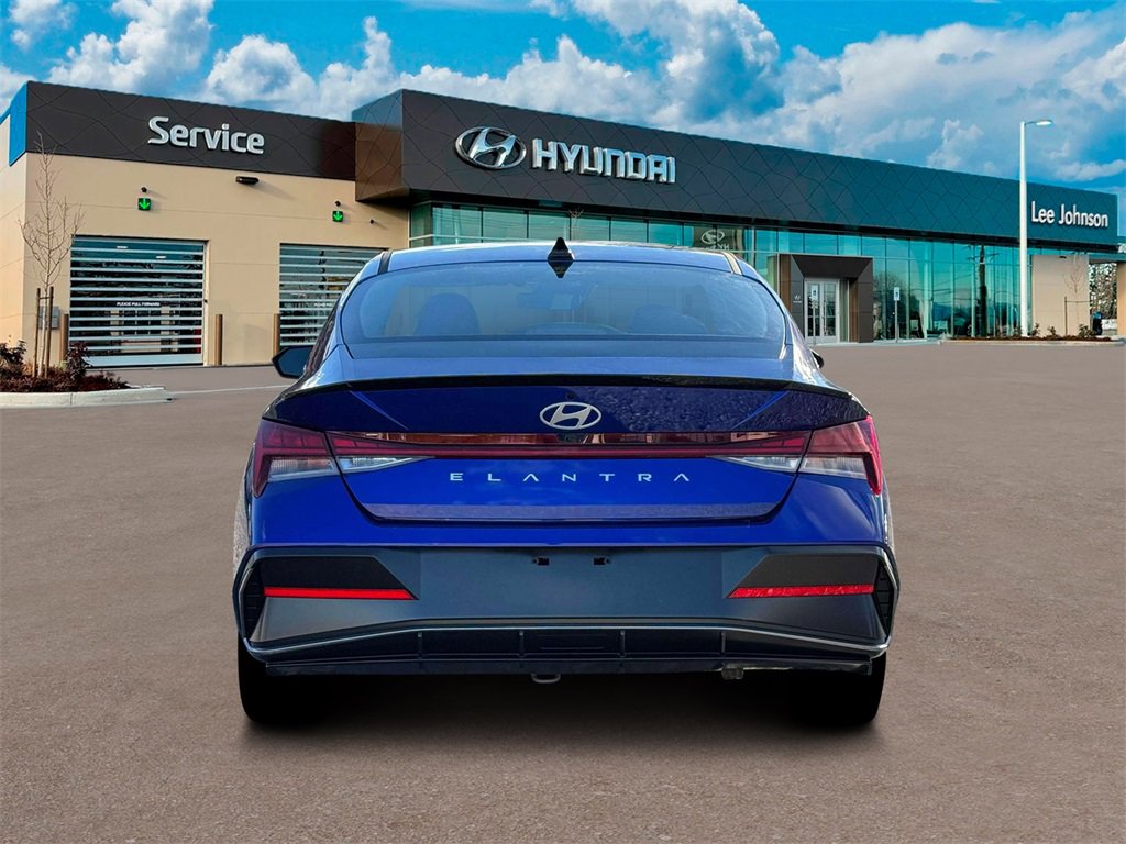 New 2026 Hyundai Elantra SEL Sport image 6
