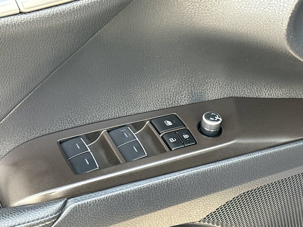 Used 2023 Toyota Camry XLE w/ Cold Weather Package FWD image 17