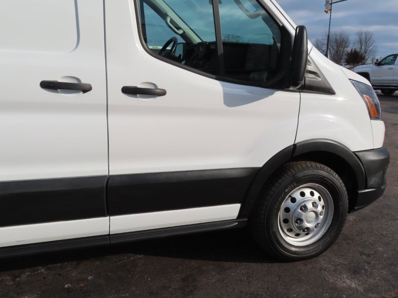 Used 2024 Ford Transit 250 148 Medium Roof Extended AWD image 18