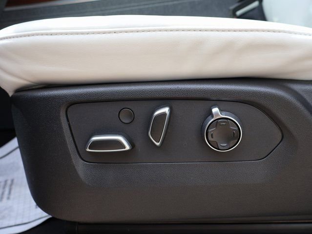 Certified 2025 Cadillac Escalade Premium Luxury Platinum image 45