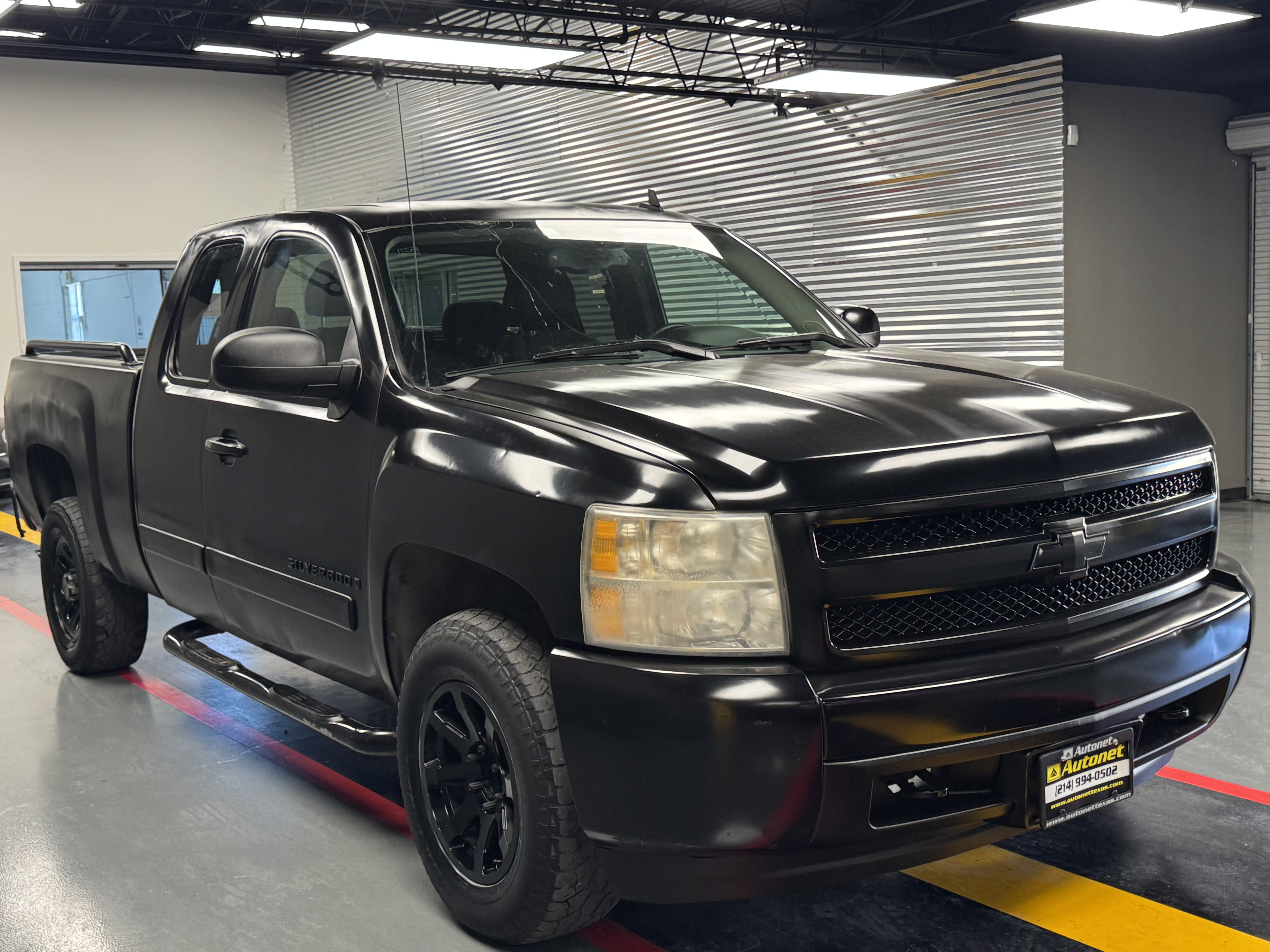 Used 2008 Chevrolet Silverado 1500 LT w/ Texas Edition RWD image 7