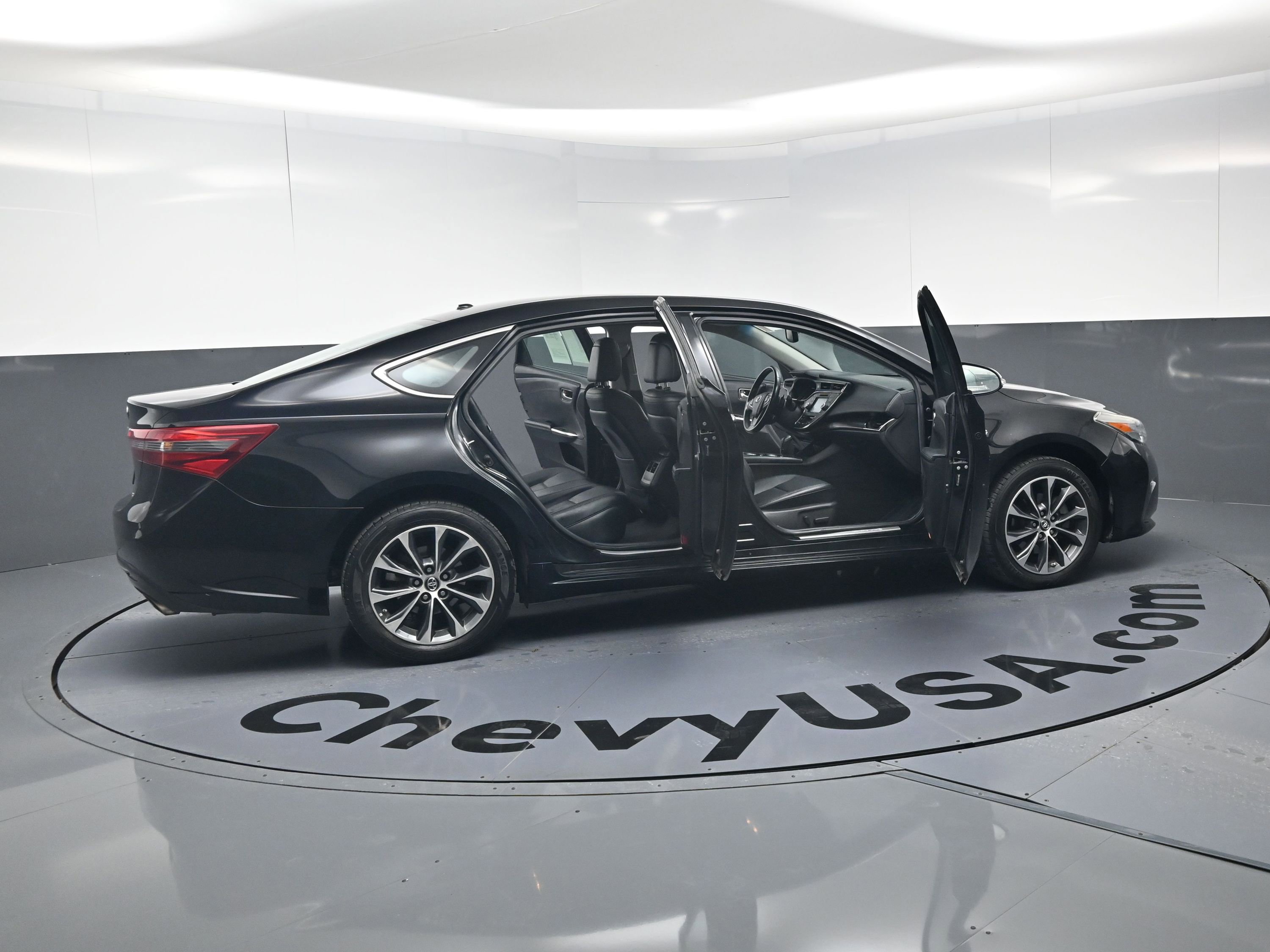 Used 2016 Toyota Avalon XLE Premium image 26