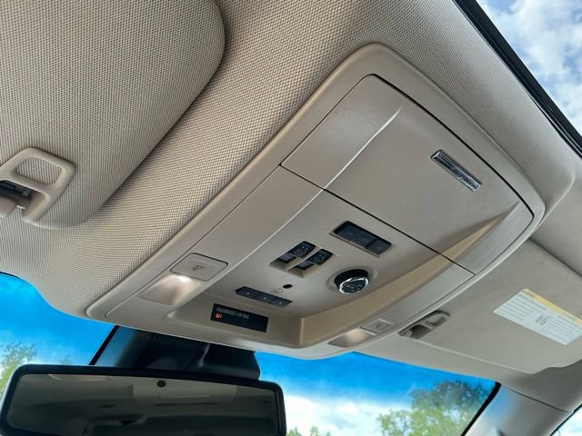 Used 2017 Chevrolet Suburban Premier AWD/4WD image 31
