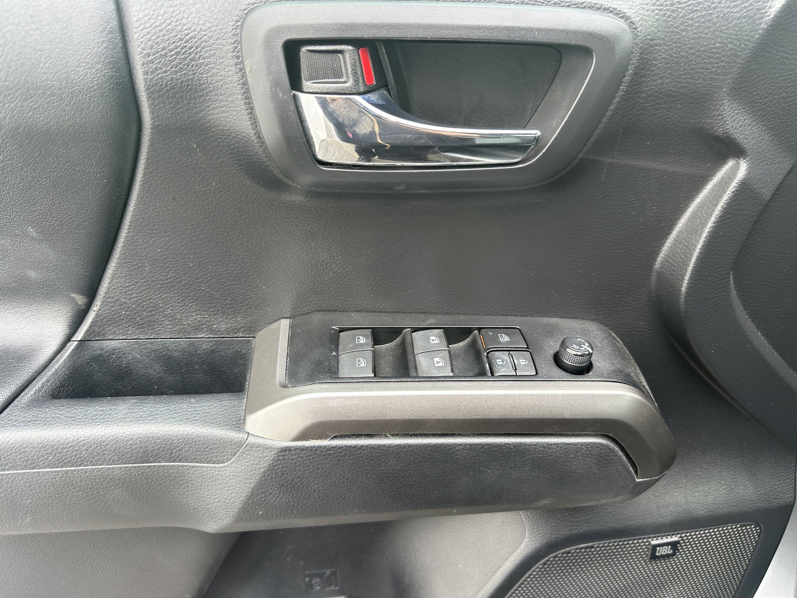 Used 2023 Toyota Tacoma Limited AWD/4WD image 10