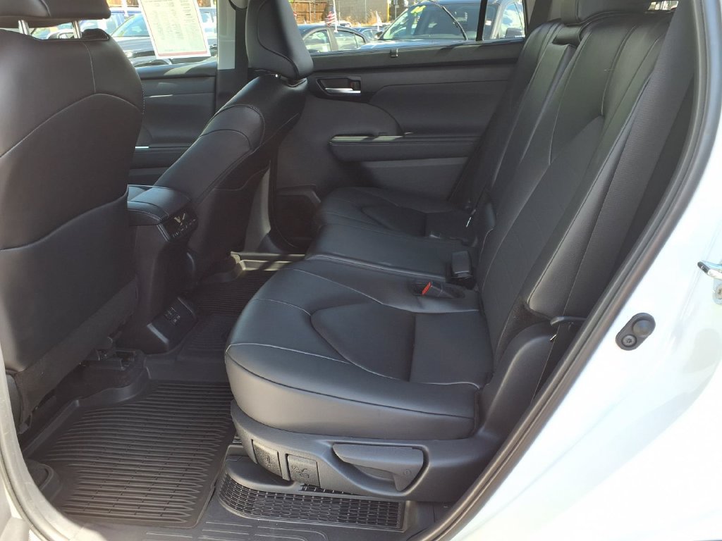 Certified 2026 Toyota Highlander XLE AWD/4WD image 22
