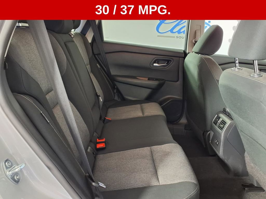 Used 2024 Nissan Rogue SV image 13