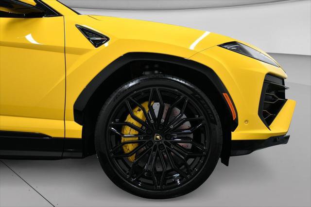 Used 2025 Lamborghini Urus SE AWD/4WD image 18