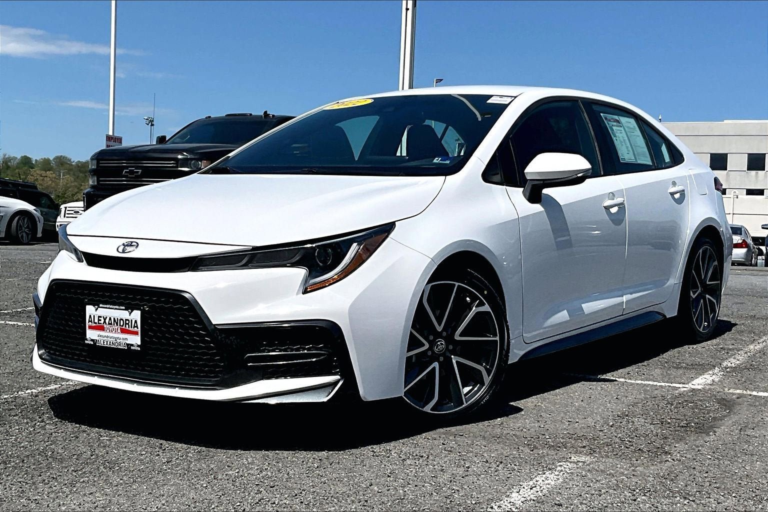 Used 2022 Toyota Corolla SE FWD image 1