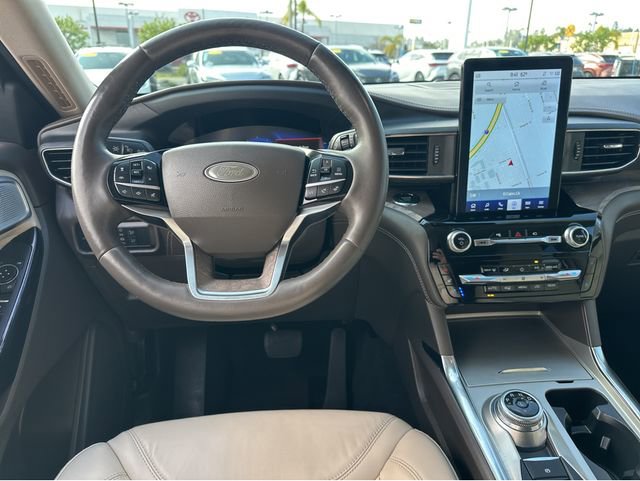Used 2022 Ford Explorer Platinum w/ Equipment Group 601A image 7