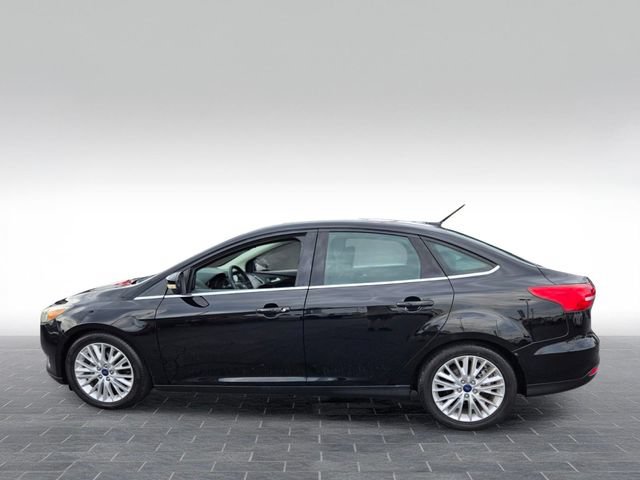 Used 2017 Ford Focus Titanium FWD image 4
