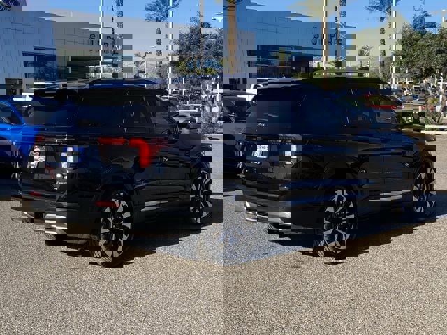 Certified 2025 Ford Explorer Platinum w/ LUX Leather Package image 6