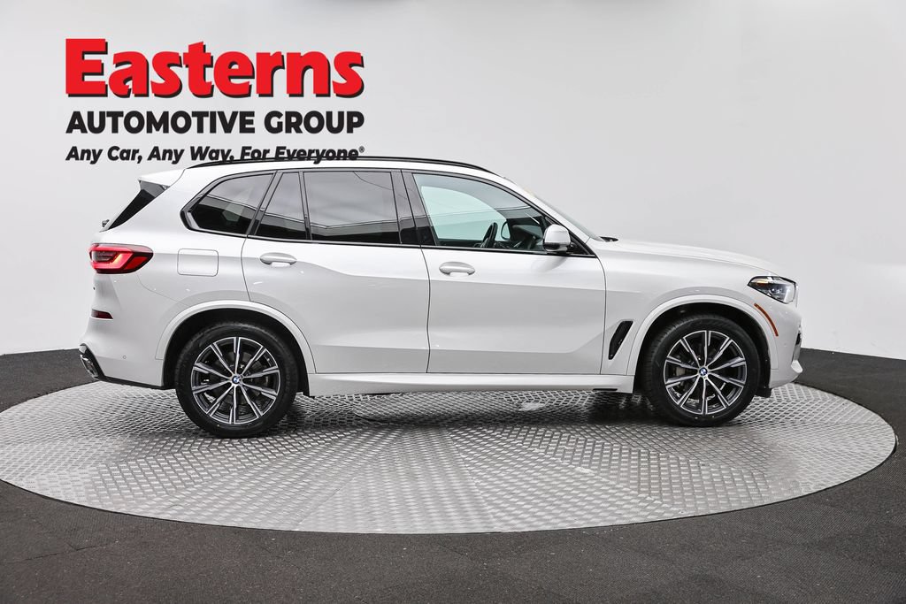 Used 2023 BMW X5 xDrive40i w/ M Sport Package AWD/4WD image 4