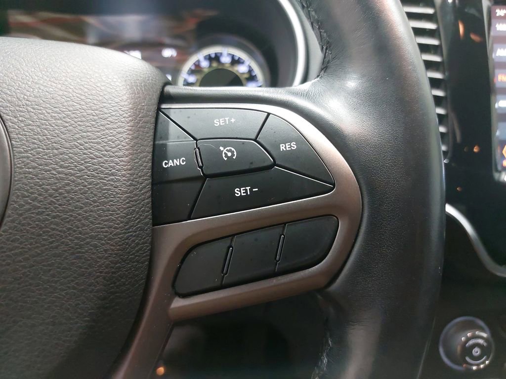 Used 2020 Jeep Cherokee Limited image 17