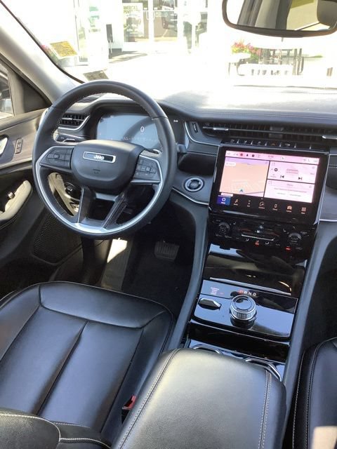 Certified 2023 Jeep Grand Cherokee Limited AWD/4WD image 17
