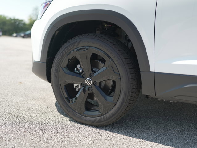 New 2025 Volkswagen Taos SE AWD/4WD image 11