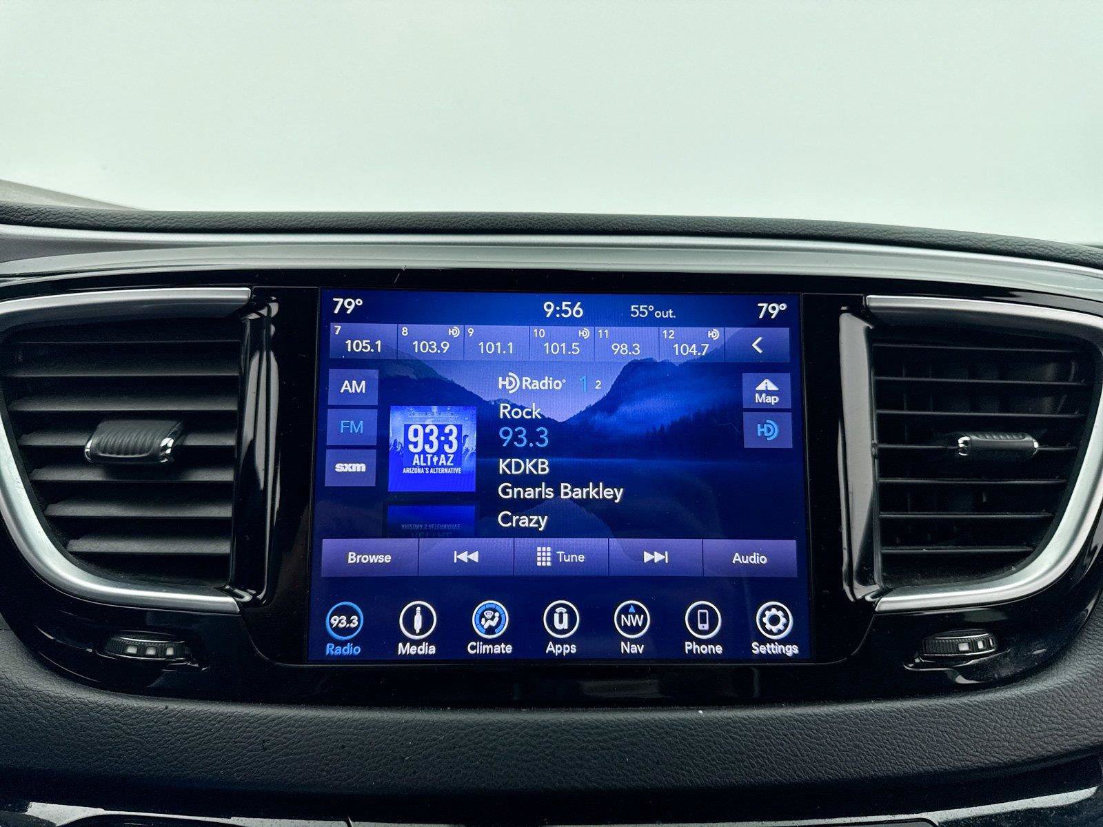 Used 2018 Chrysler Pacifica Touring Plus w/ S Appearance Package FWD image 29