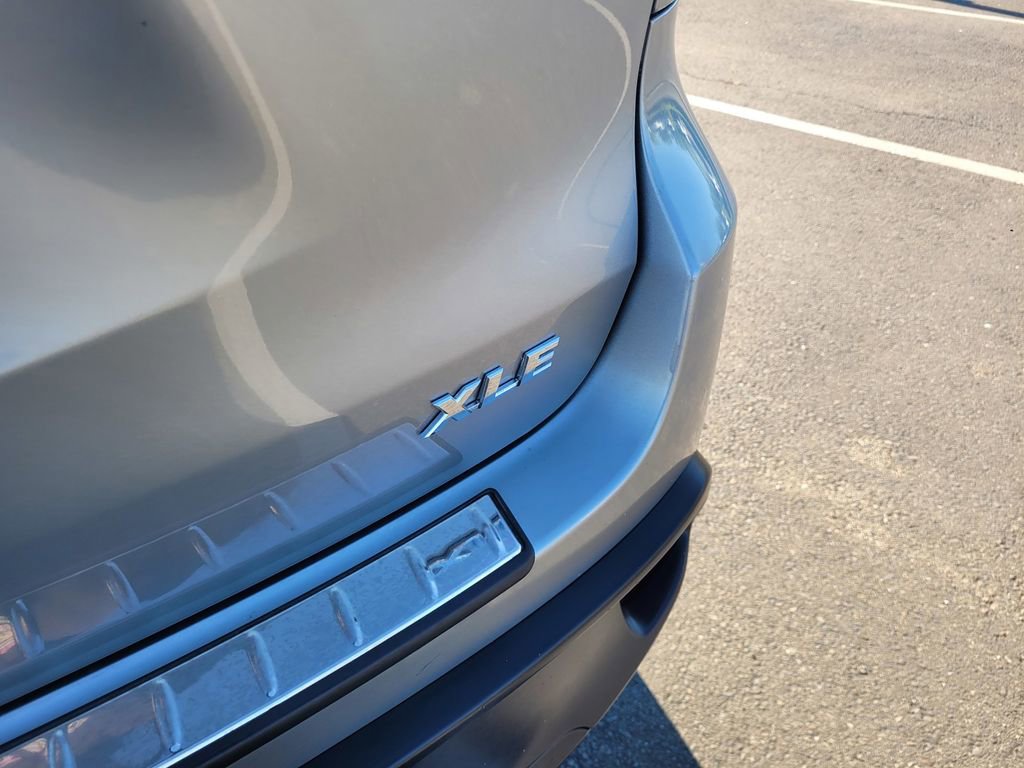 Used 2018 Toyota Highlander XLE image 7